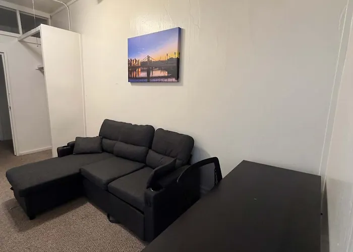 Apartment Budget 2br Crash Pad - East Carson St And Parking Pittsburgh