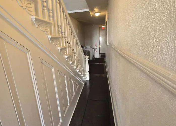 Apartment Budget 2br Crash Pad - East Carson St And Parking Pittsburgh